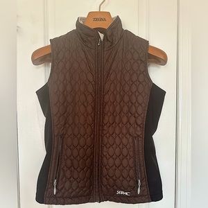 Womens lightweight quilted puffer vest